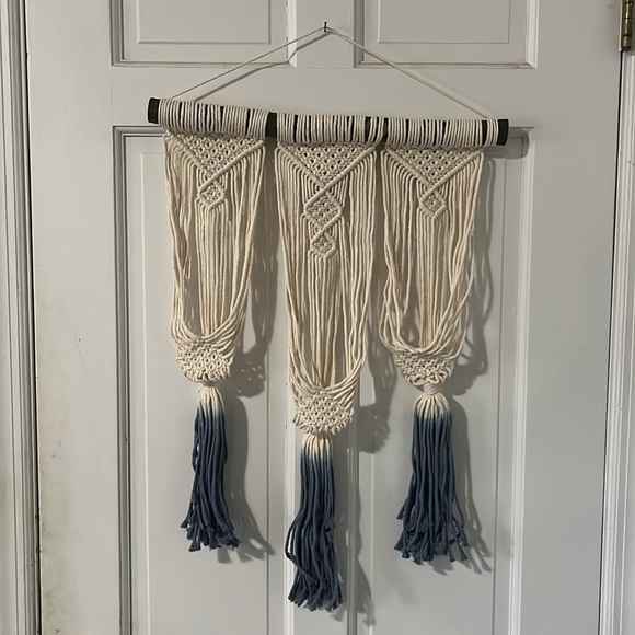 Woven Wall Plant HolderKnot Crochet Beautiful Piece Plant Decor - Picture 2 of 3